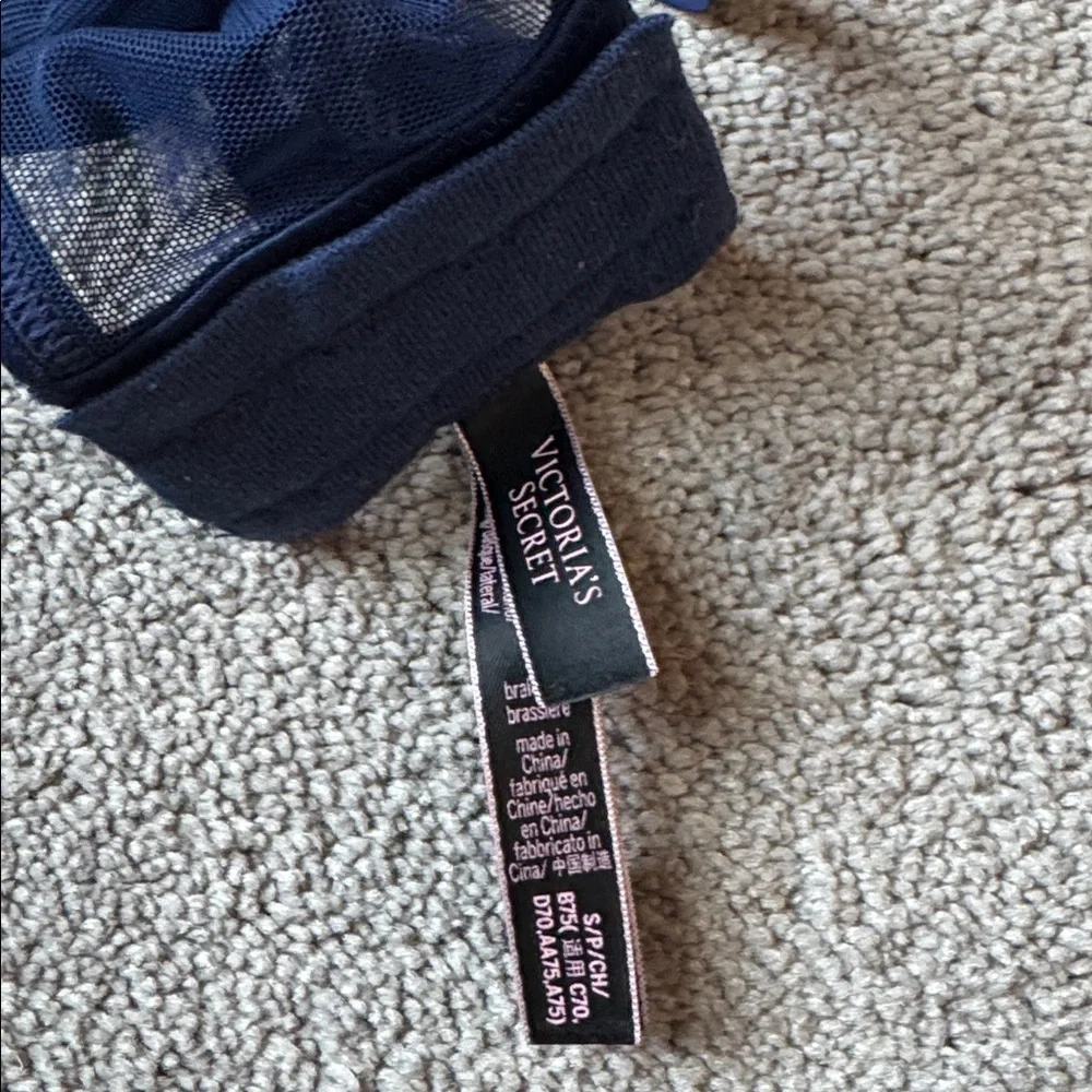 Victoria's Secret Navy Luxe Lingerie Unlined Zebra Lace Triangle Bralette SIZE S - Picture 3 of 5